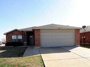 1932 J Cheshier Rd, Justin, TX 76247