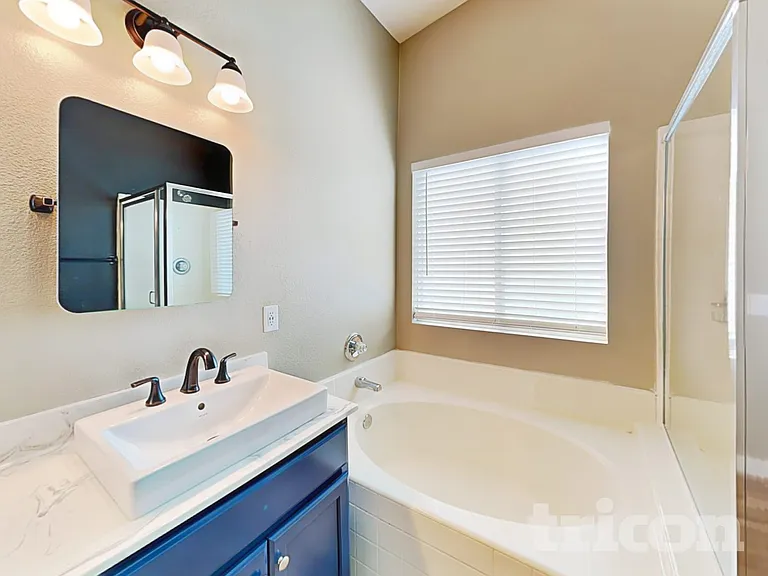 409 W Azure Ave — Photo 6
