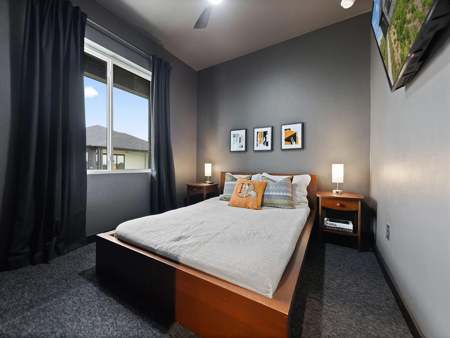 2 bed, 1.0 bath, 800 sqft, $3,638 — Photo 1