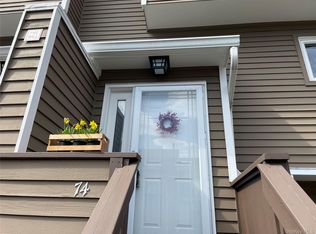 74 Village Green, Bardonia, NY 10954