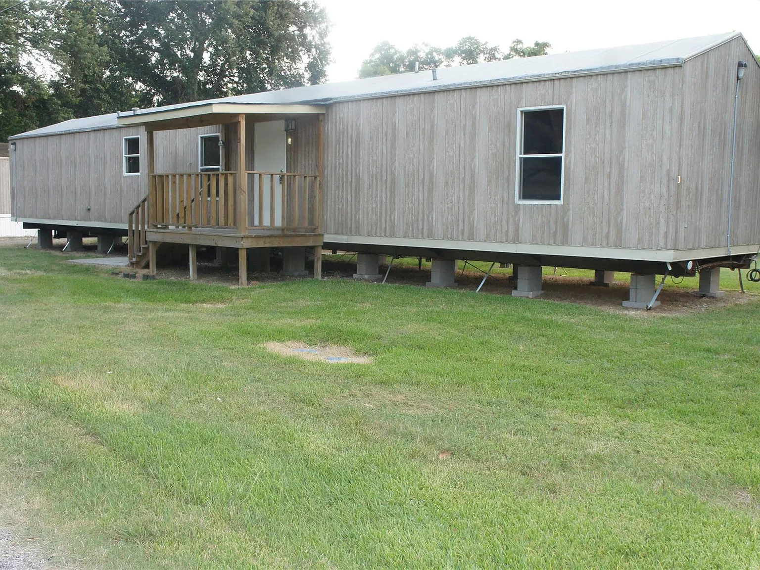 601 Clear Lake Rd — Photo 1