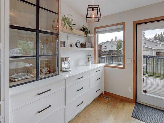 4th image of 308 W Terrace Pl