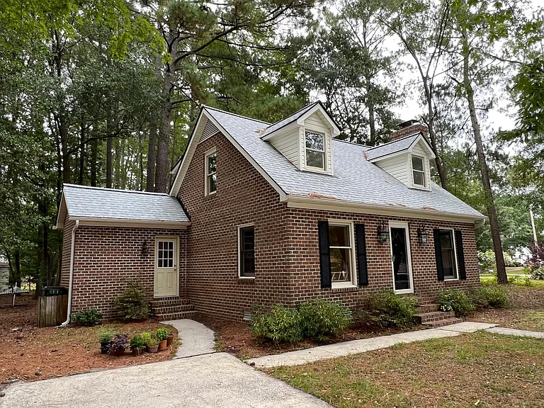 310 Baytree Dr — Photo 2