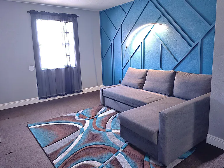 714 Texas Ave — Photo 1