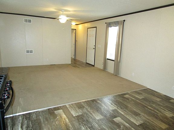 3rd image of 17415 Oak Grove St