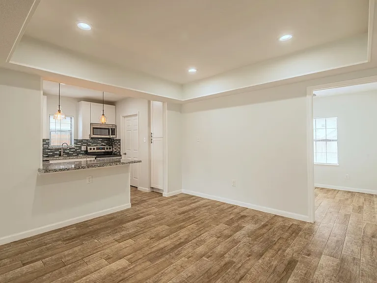 2319 Rosewood St #A — Photo 6
