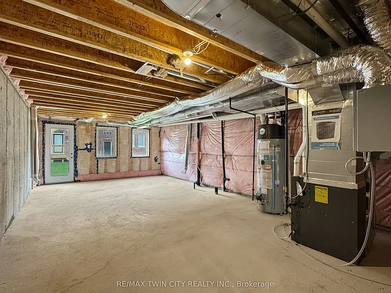 82 Gledhill Cres — Photo 42