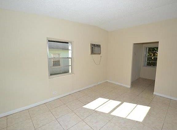 3rd image of 2001 NW 152nd St