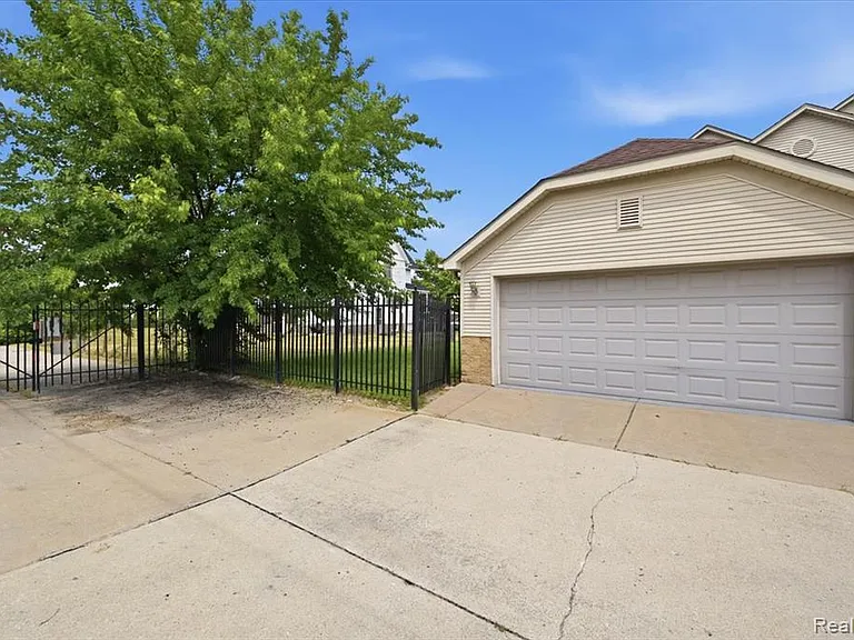 1765 Townsend St — Photo 30