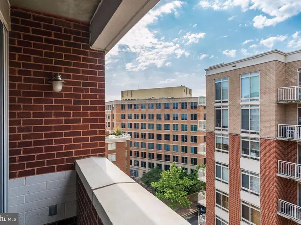 880 N Pollard St, Arlington, VA