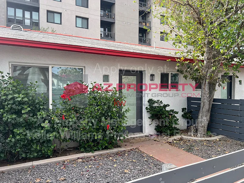 1 bed, 1.0 bath, $1,600 — Photo 2