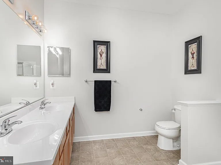 1650 Mohegan Dr #H — Photo 18
