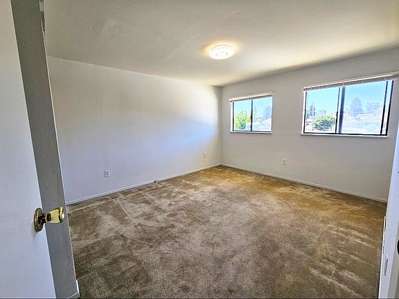4th image of 723 Brooklyn Ave
