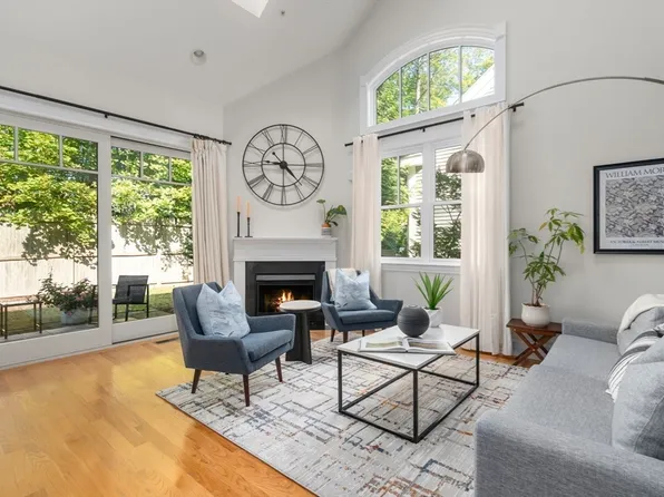 11 Wadsworth Ln #11, Wayland, MA 01778