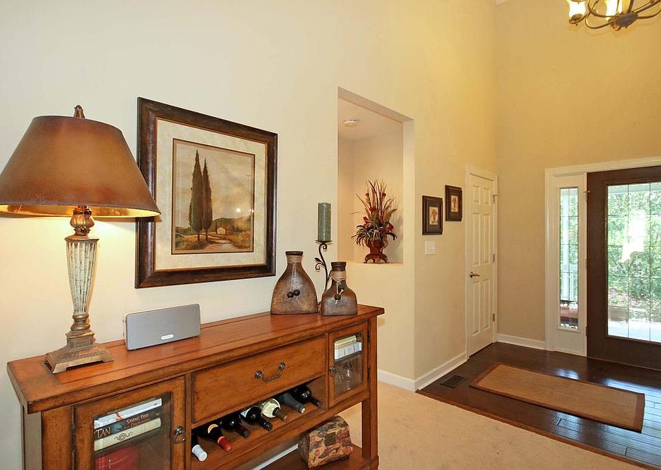 1st image of 203 Harbor Landing Dr