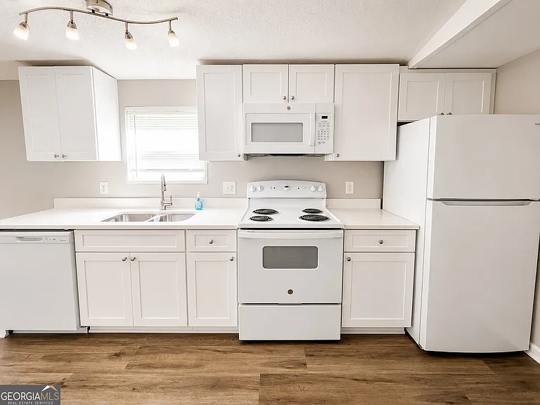 380 Browns Rd — Photo 5