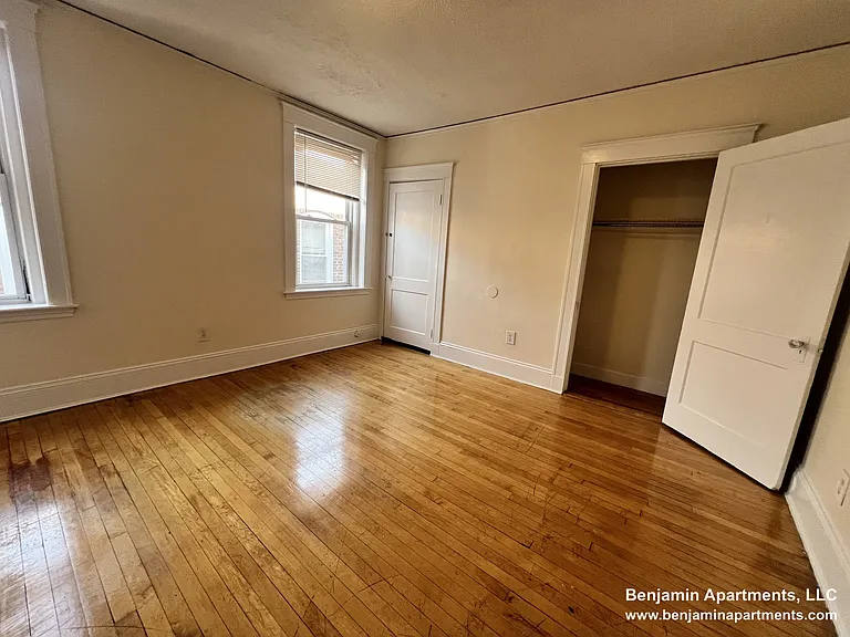 8 Barrows St #5 — Photo 13