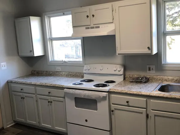 202 Pearl St, Blissfield, MI 49228