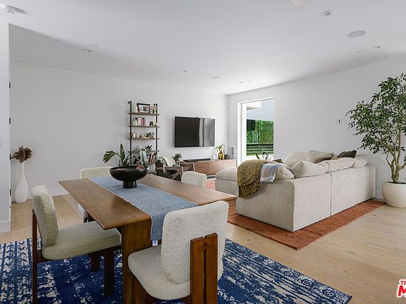 5th image of 741 N Gramercy Pl