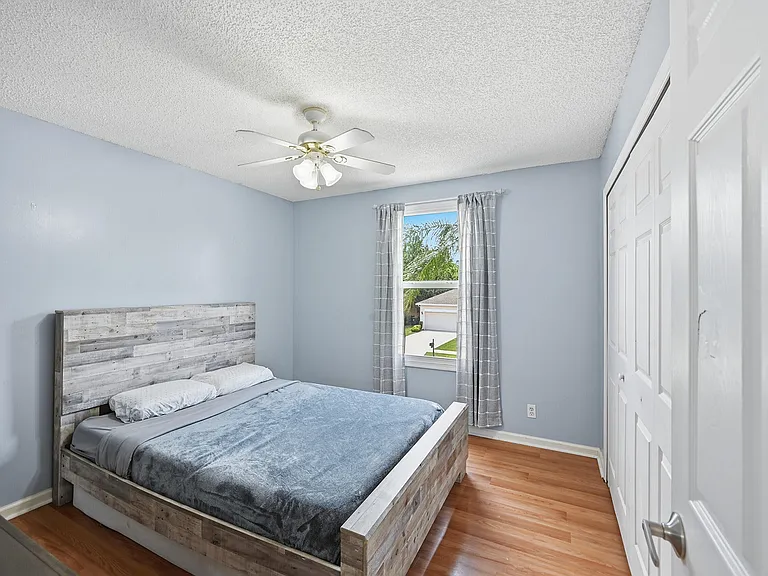 15073 Oak Chase Ct — Photo 32