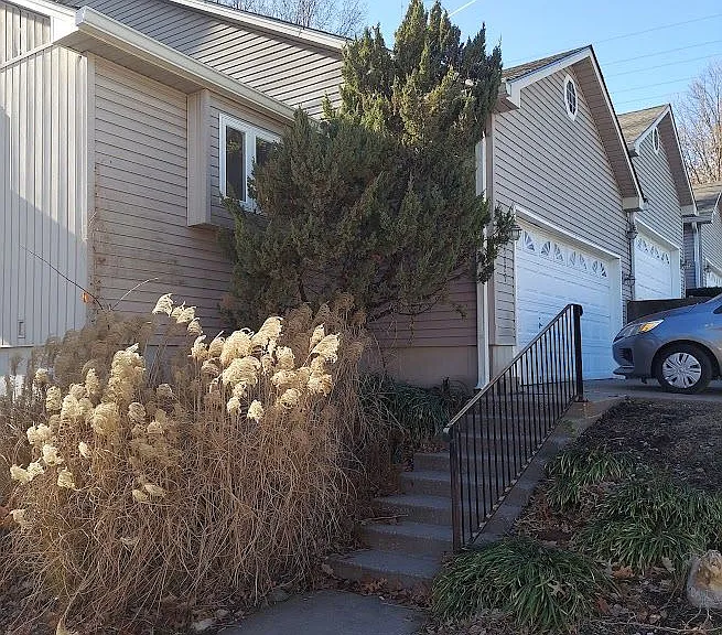 3005-3033 S Shrank Dr — Photo 11