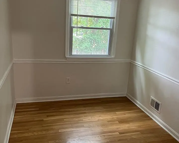 14363 Berkshire Dr — Photo 9