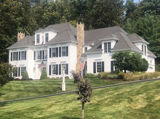 40 W Hills Dr, Avon, CT 06001