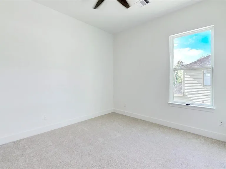 5310 Denmark St — Photo 16