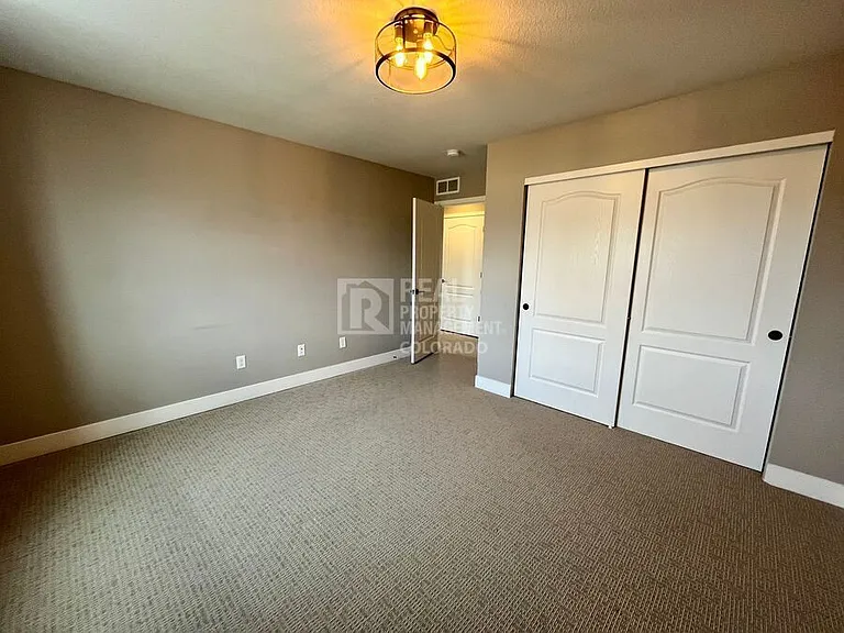 8811 Tranquil Knoll Ln — Photo 26