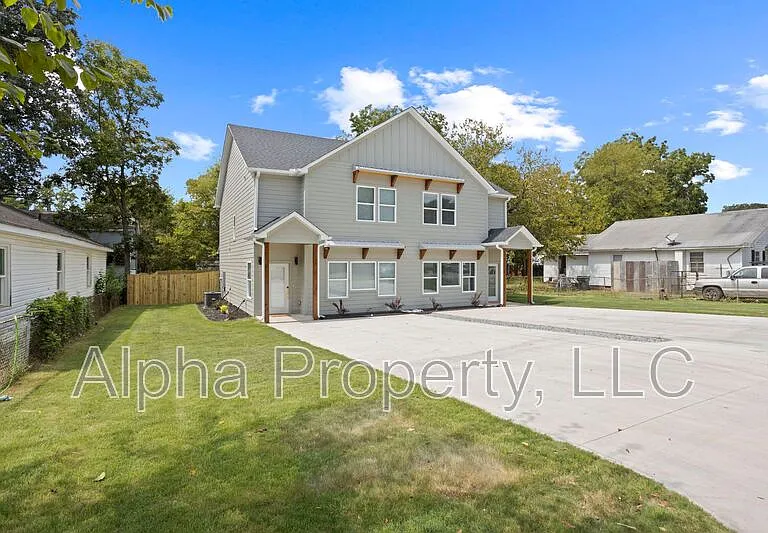 5 McDade St #A — Photo 2