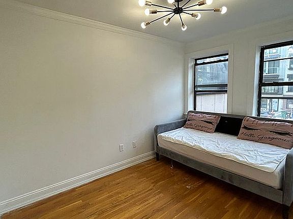 4th image of 555 Lafayette Ave #2A