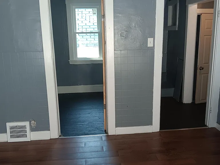 1137 E 66th St #1 — Photo 23