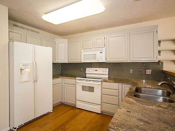 5th image of 8915 Sicily Ln