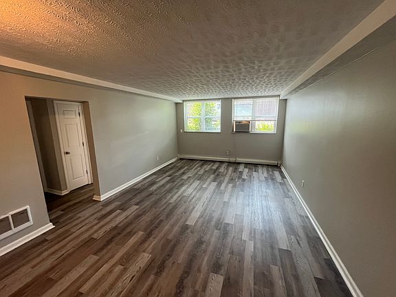 3rd image of 2301 Salvador St #16