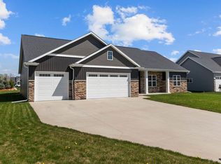 2034 Big Bend Dr, Neenah, WI 54956