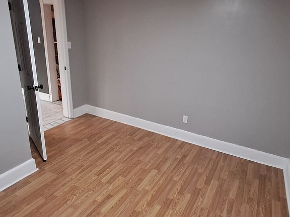 5th image of 2143 Keith Ave
