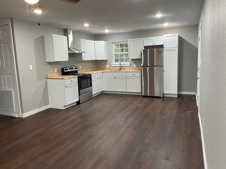 5214 Plum St — Photo 7