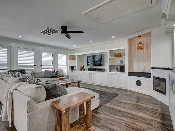 1413 Wagonwheel Ct, Irving, TX 75061