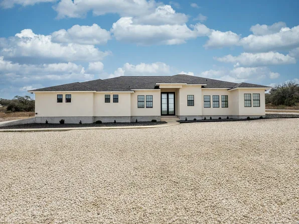 1104 Santa Rosa, Canyon Lake, TX 78133