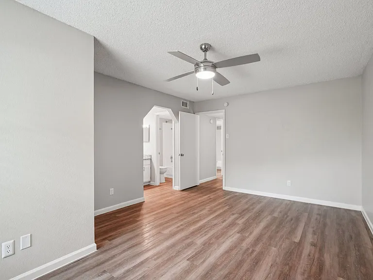 Fieldcrest Apartments — Photo 63