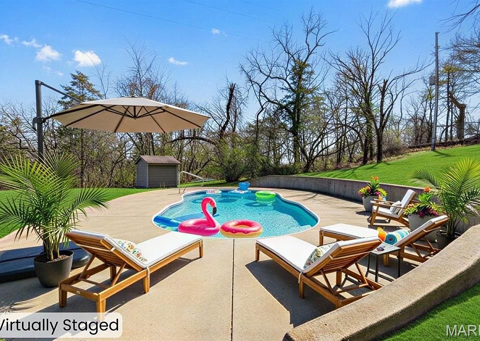 1st image of 827 Lake Valley Dr