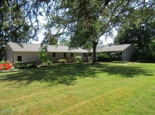 69350 Christiann Creek Dr, Edwardsburg, MI 49112