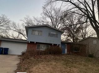 1210 Miremont Dr, Ballwin, MO 63011