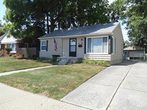 3rd image of 28005 Nieman St
