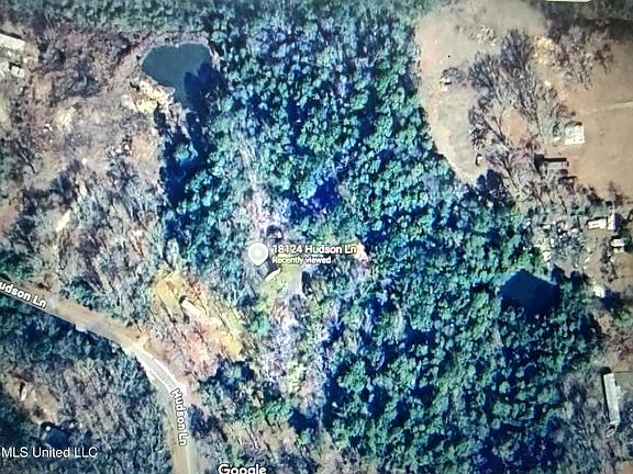 3rd image of 18124 Hudson Ln