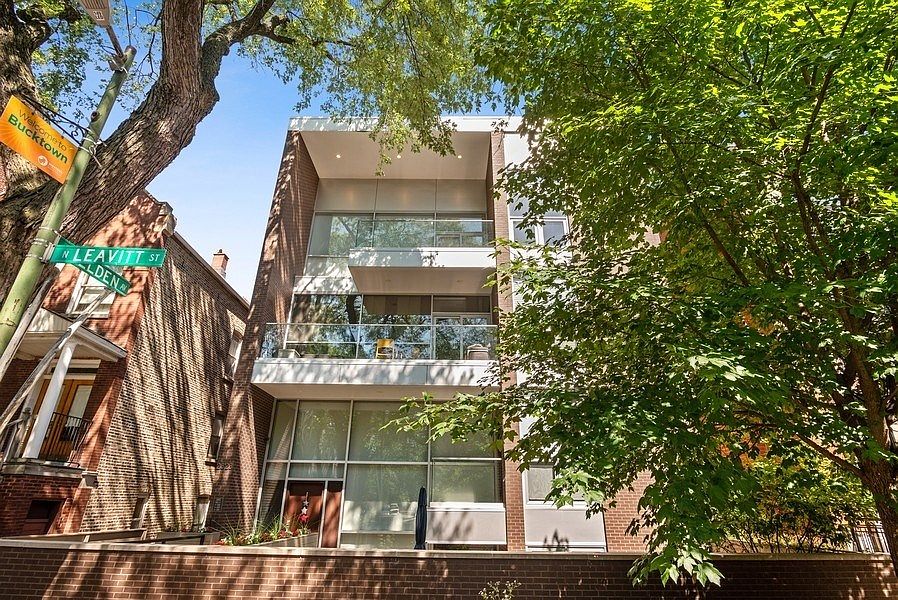 1st image of 2323 N Leavitt St #301