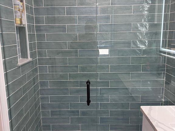 5th image of 13 Essex St Floor 3
