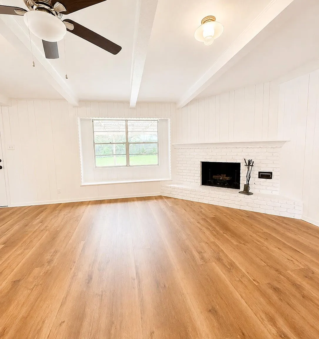 3 bed, 2.0 bath, 2237 sqft, $2,700 — Photo 3