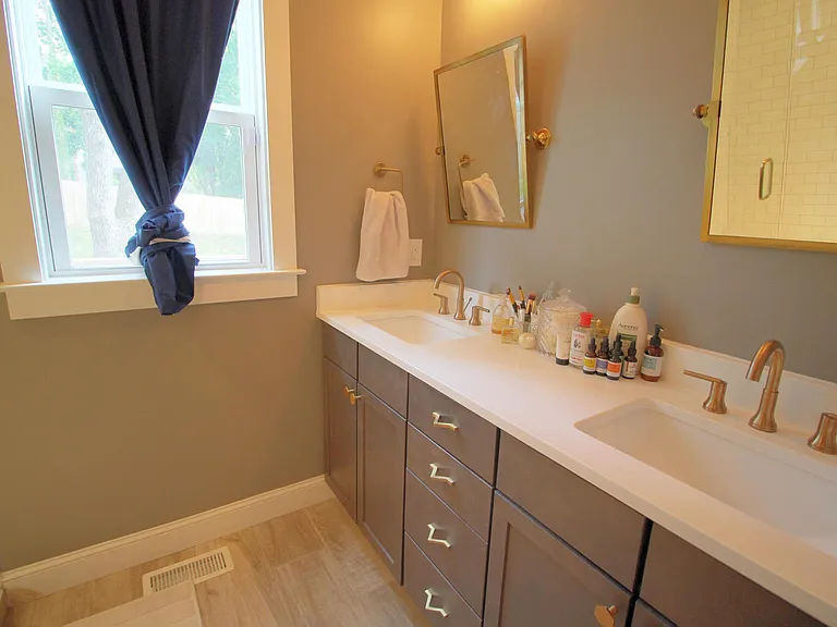 114 E Enterprise St — Photo 12