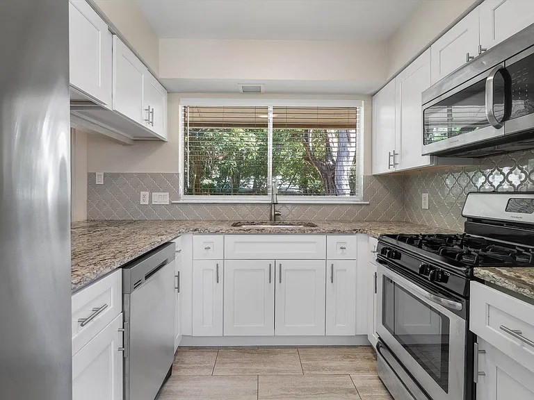 10102 Missel Thrush Dr — Photo 13